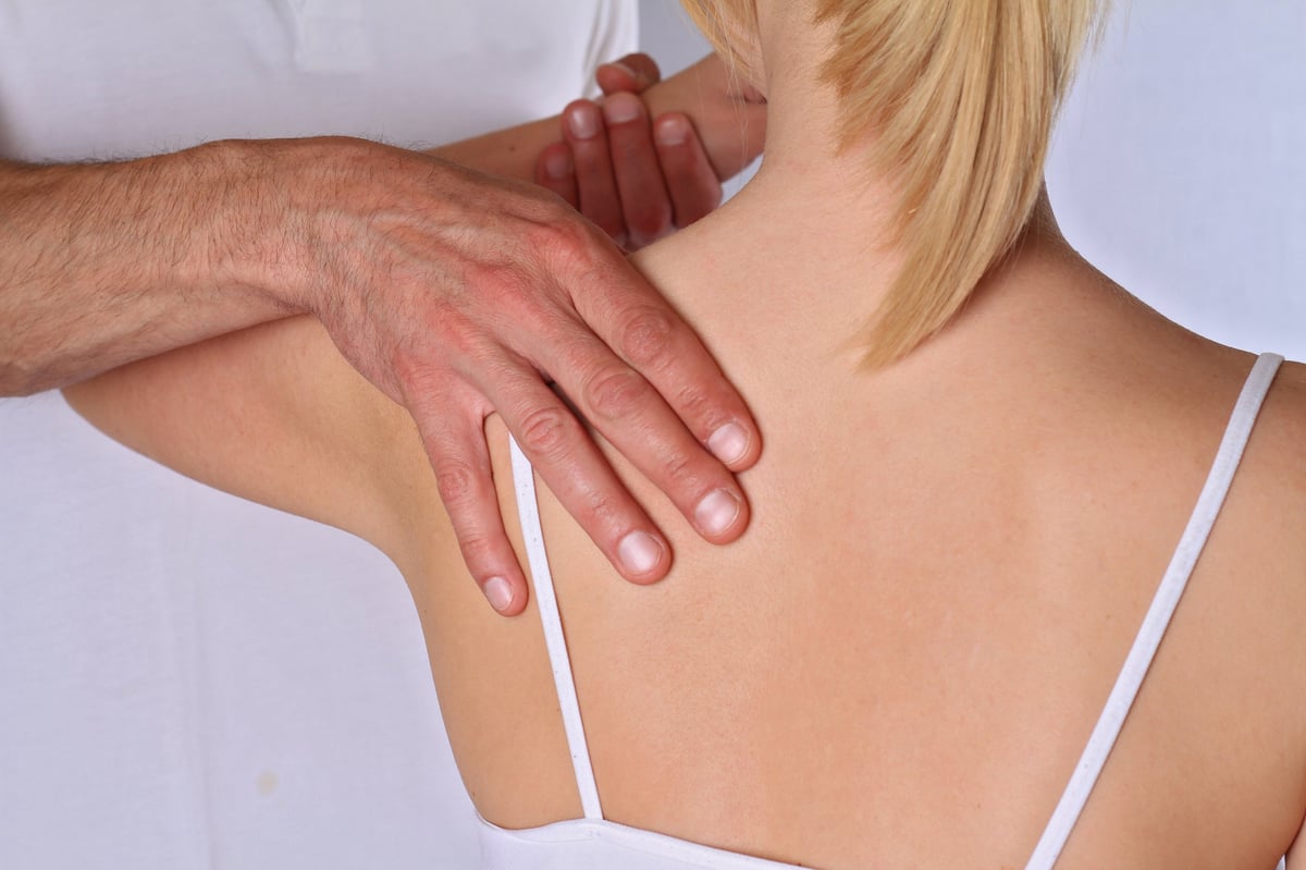 Chiropractic dorsal manipulation treatment — hands-on healing and pain relief therapy
